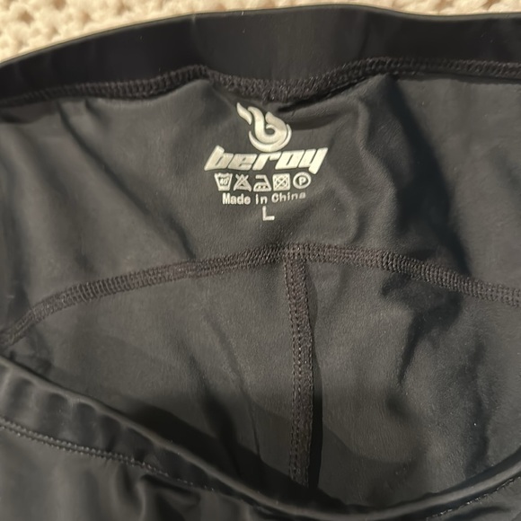 BEROY MENS BICYCLE SHORT SIZE L - Picture 2 of 5